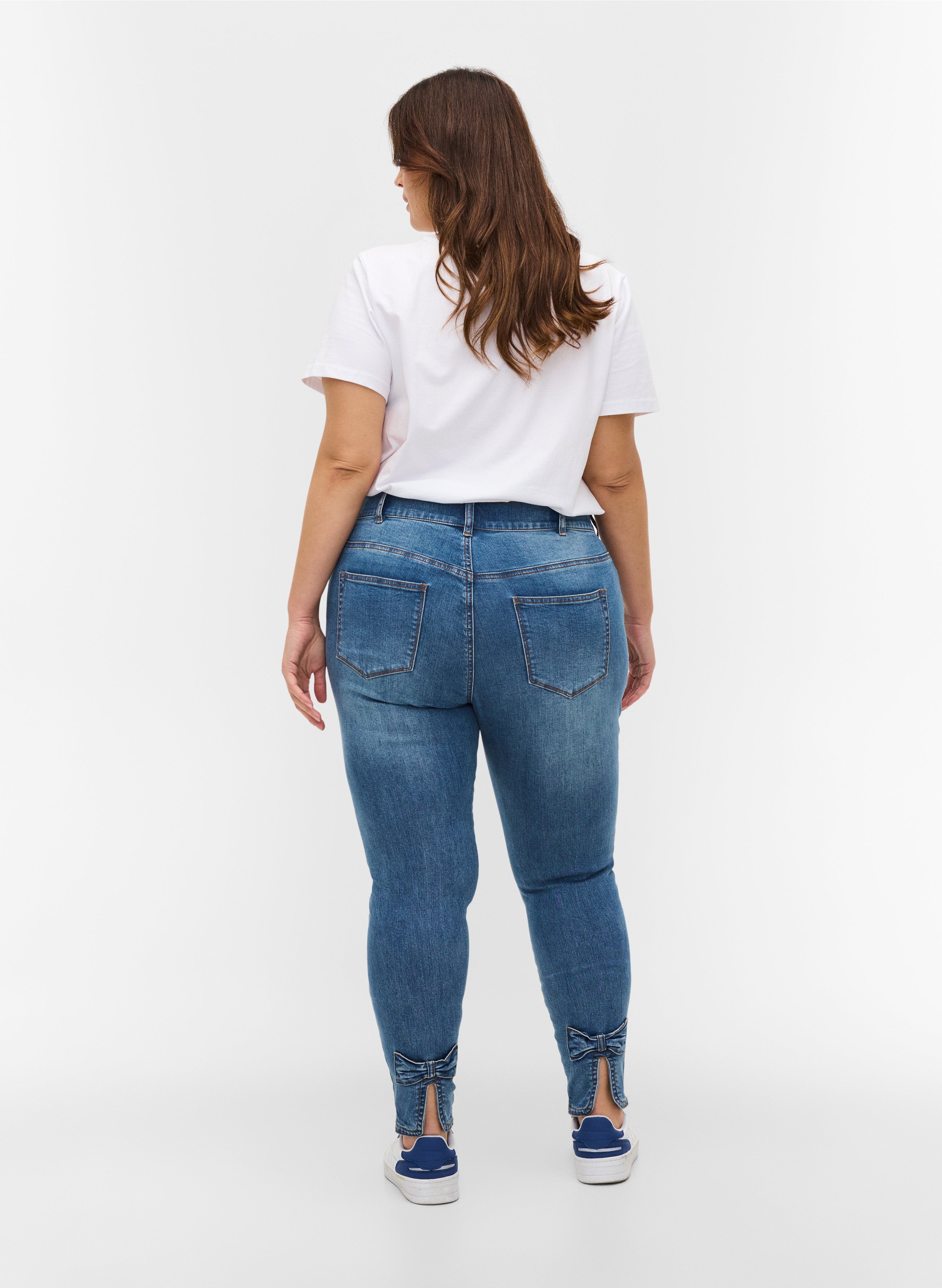 Jeans med sløjfe-detalje Zizzi