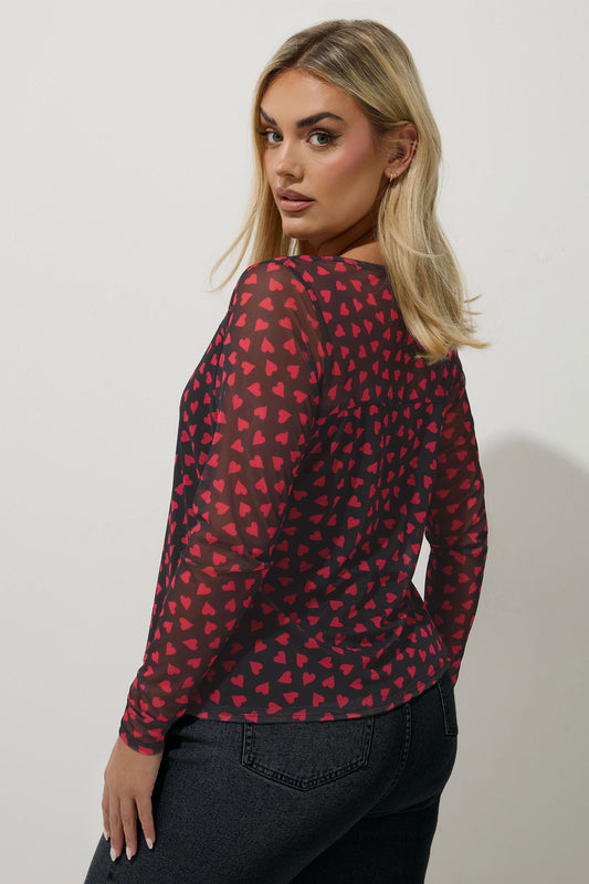 Valentinslooket til alle kropstyper: Romantiske outfits med selvtillid