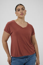 KCjena - V-neck T-Shirt