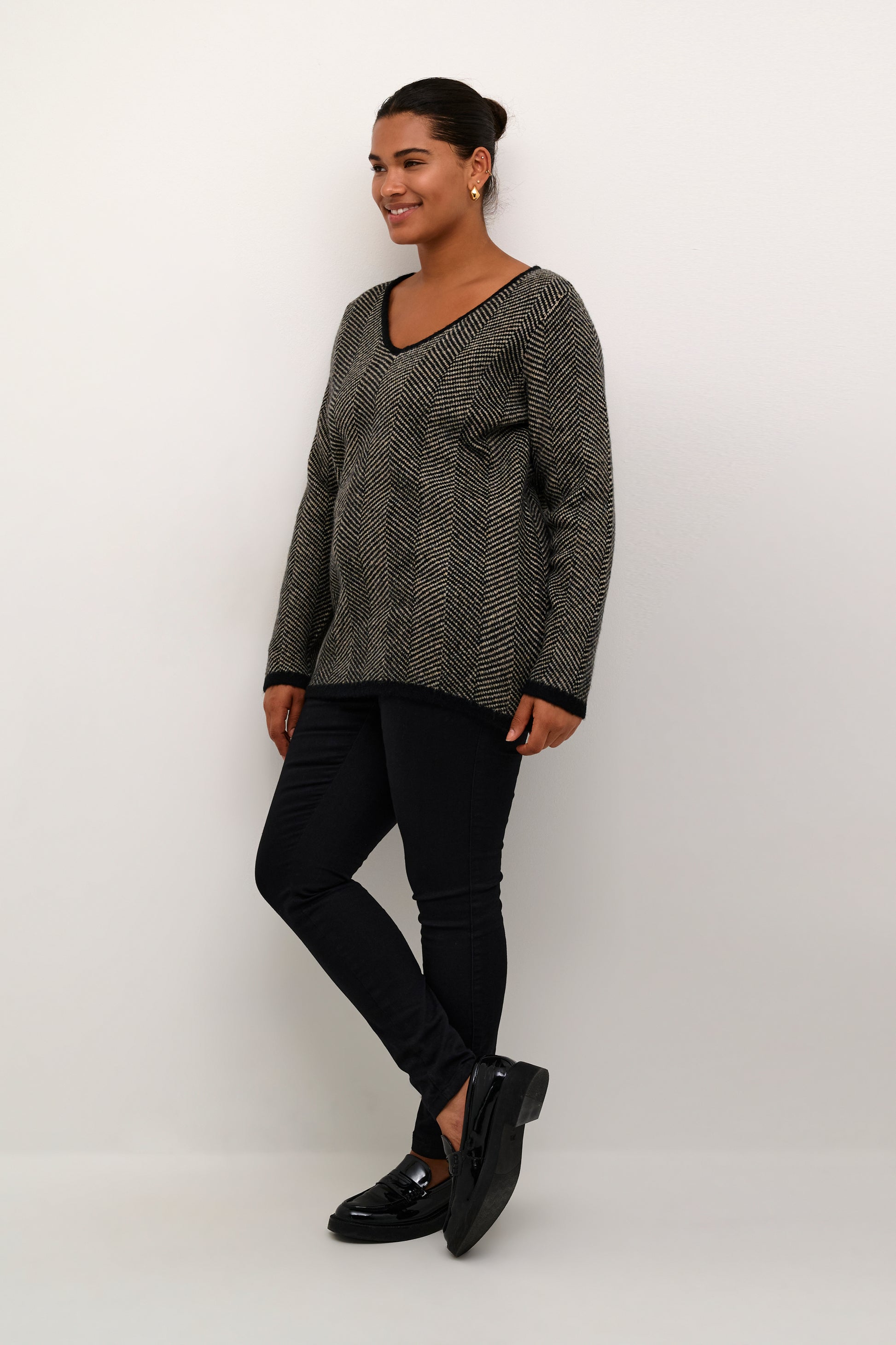 KcVerina V-Neck Pullover