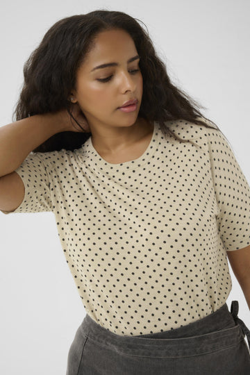 KClizzy - Prikkete Bluse