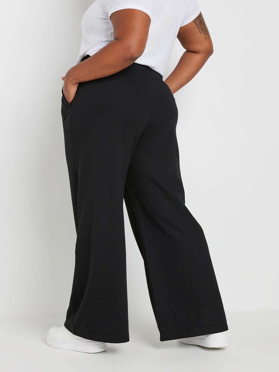 YoWide Leg Jogger Black