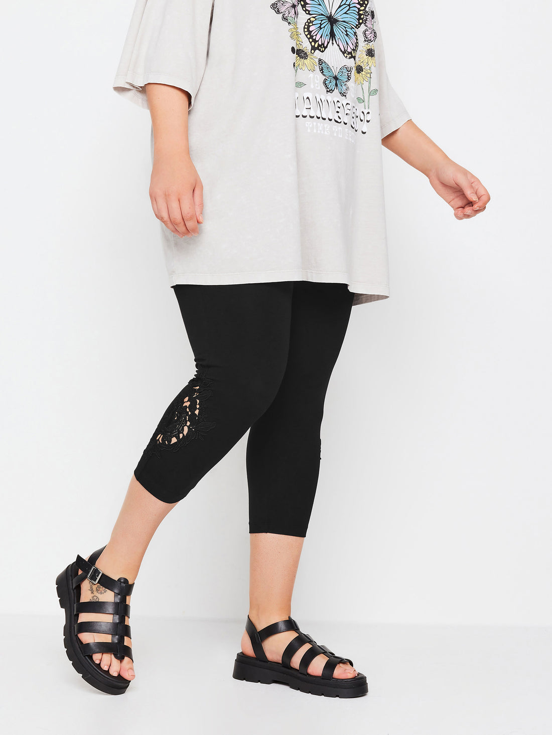 YoGuipure Lace Crop Legging