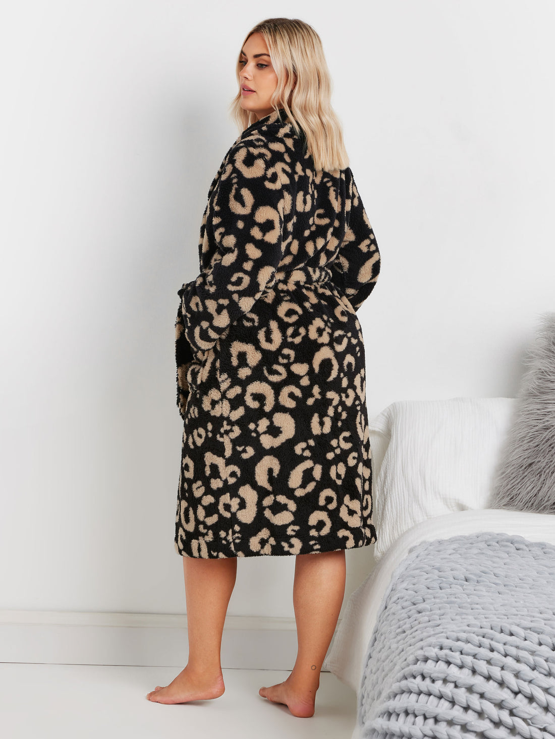 YoFLUFFY ANIMAL SHAWL COLLAR ROBE