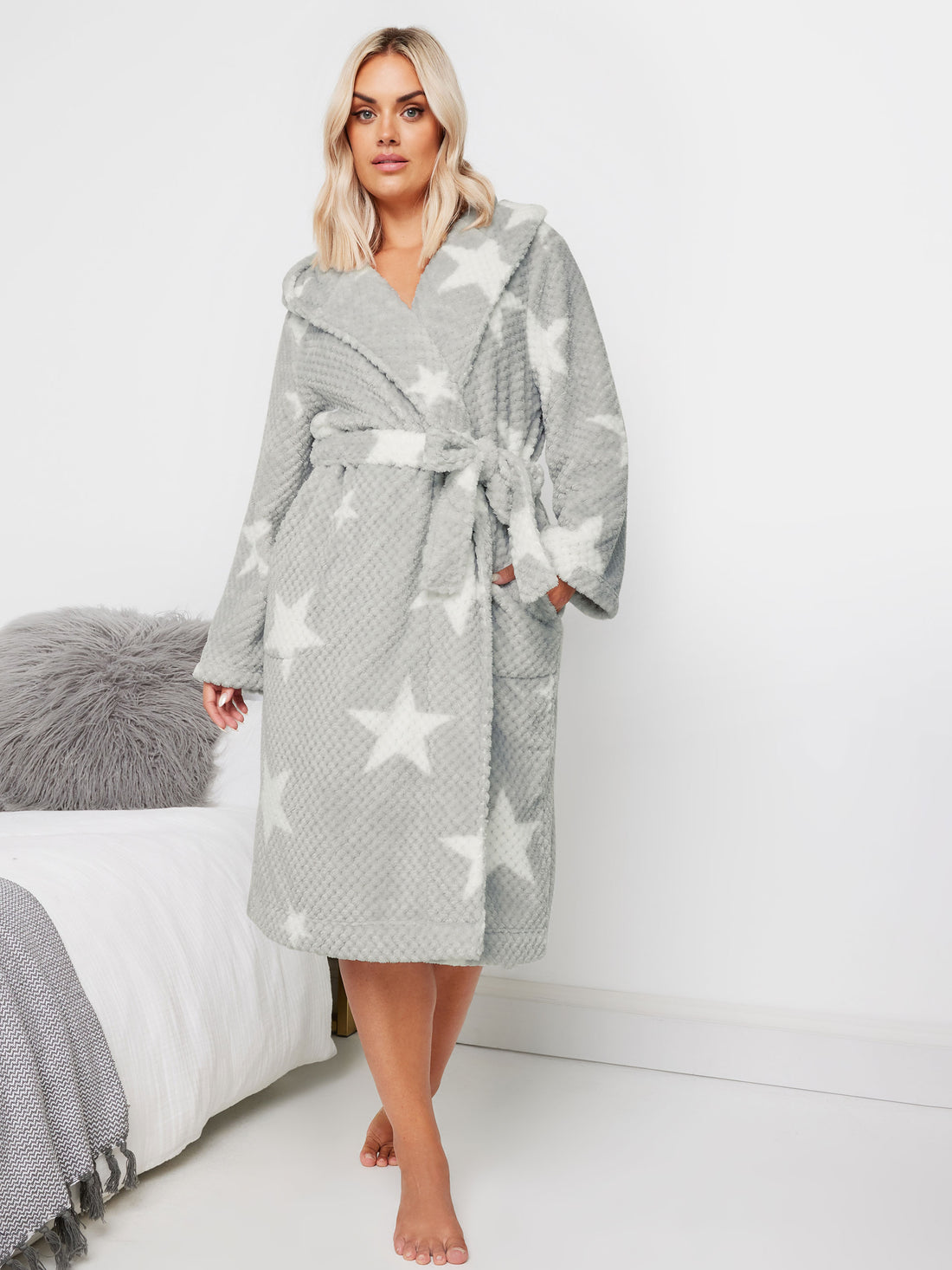 YoSTAR HONEYCOMB HOODED ROBE