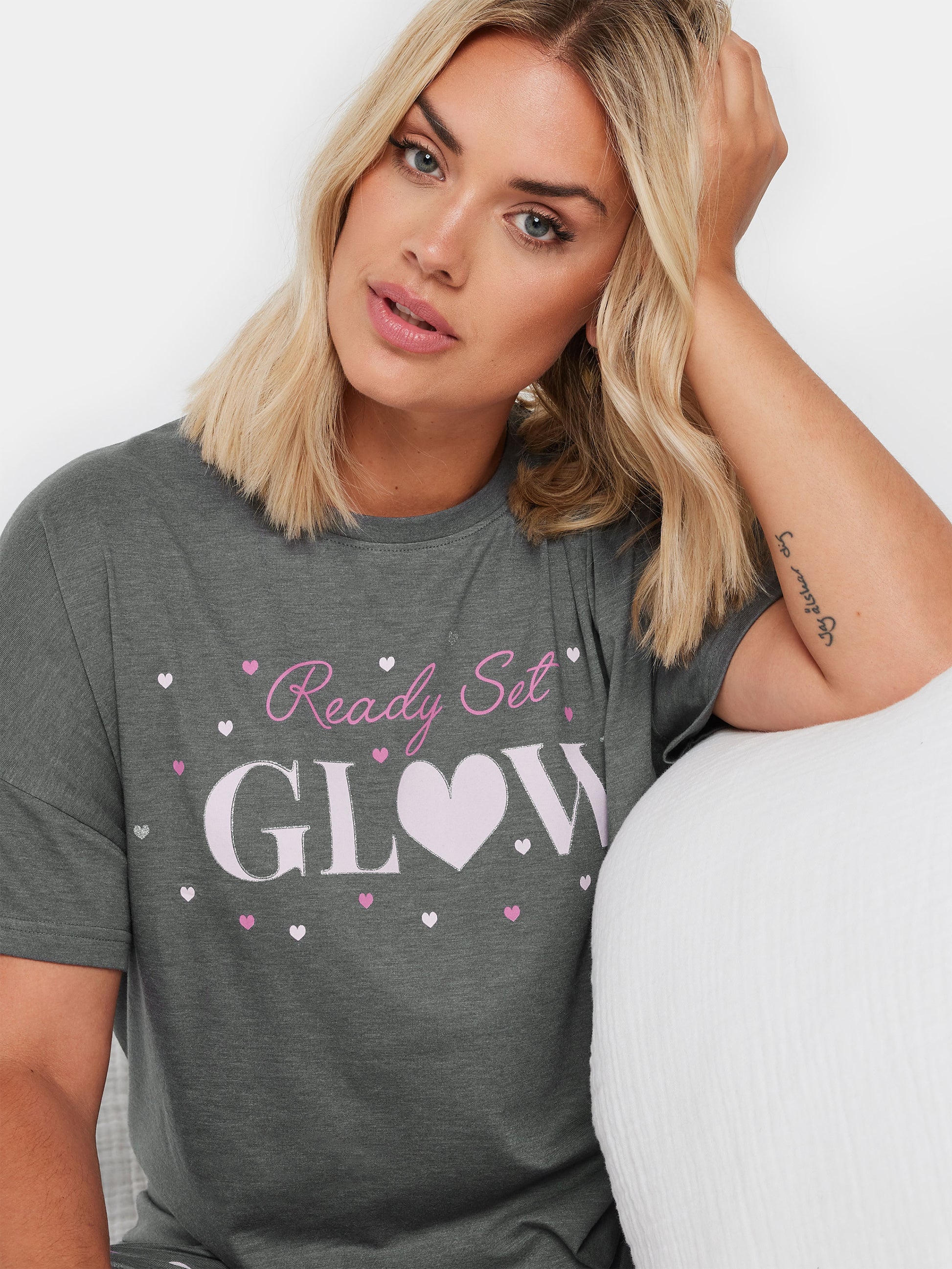 YoREADY SET GLOW CUFFED PJ SET