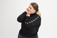 OxKnitted Turtle Neck w Black Stones