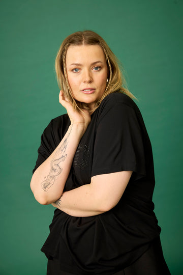 AnDahlia 333 - Sort T-shirt