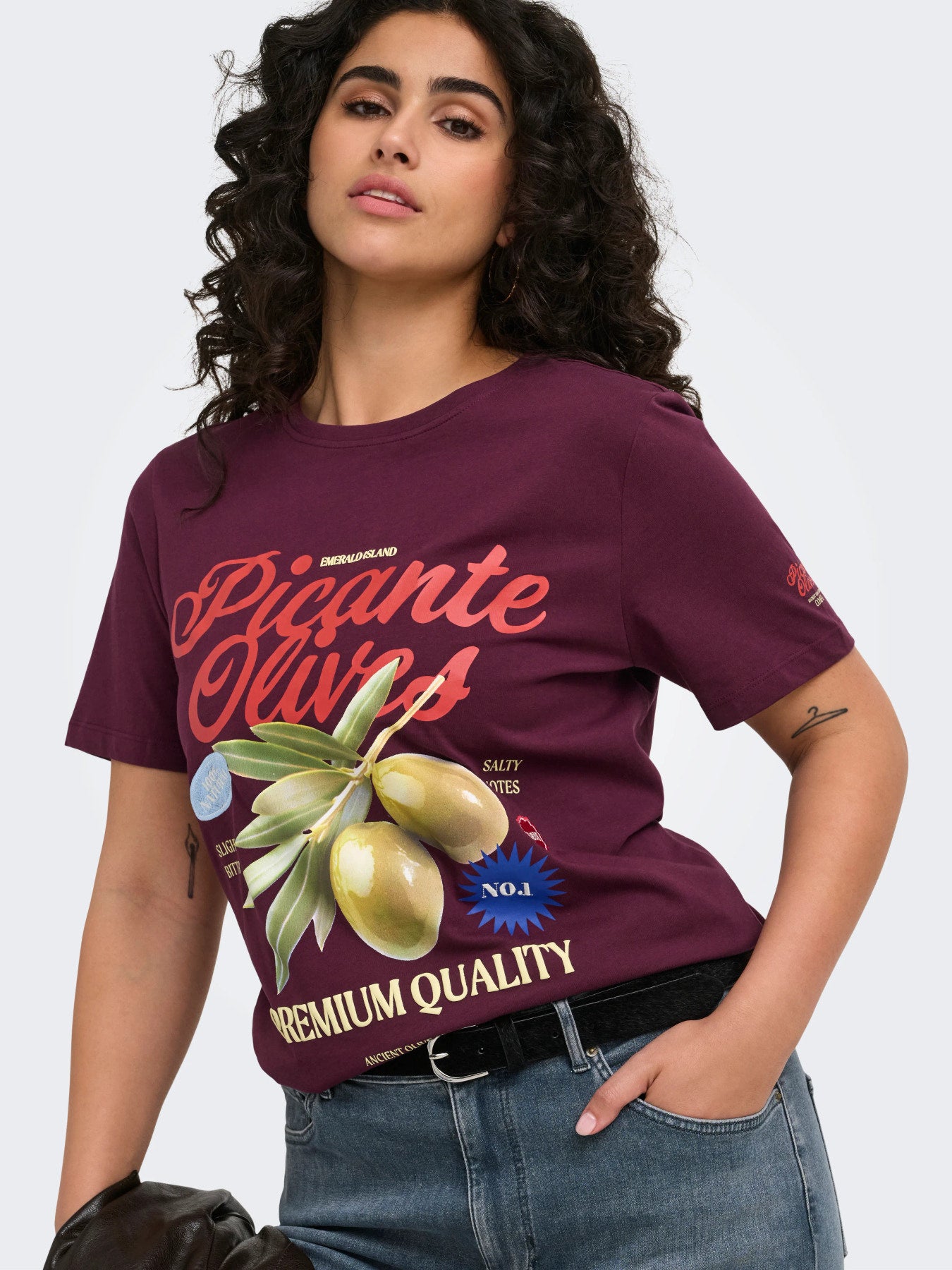Only Carmakoma t-shirts