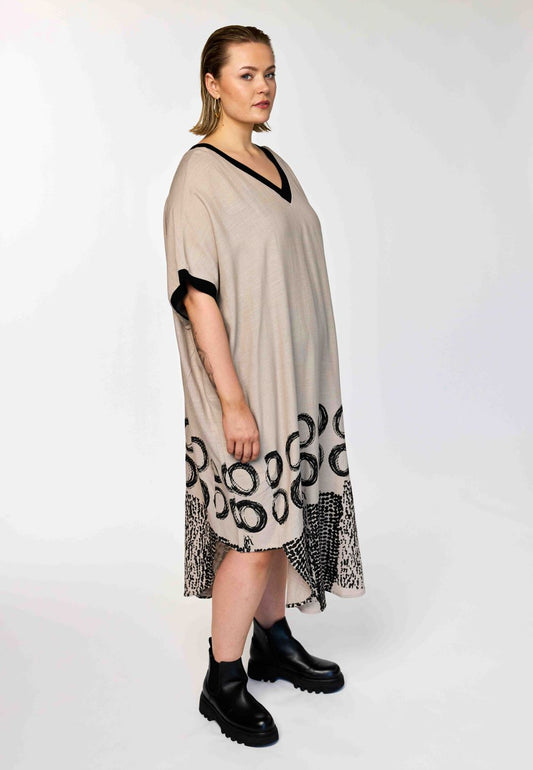 GoNia - Kjole med V-hals