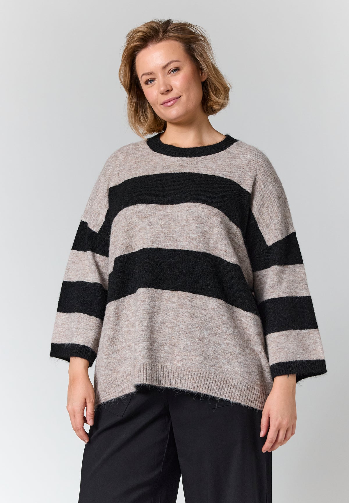 GoFenja - Strikket Bluse med Striber FJ