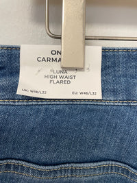 CARLUNA HW PATCH FLARED JEANS