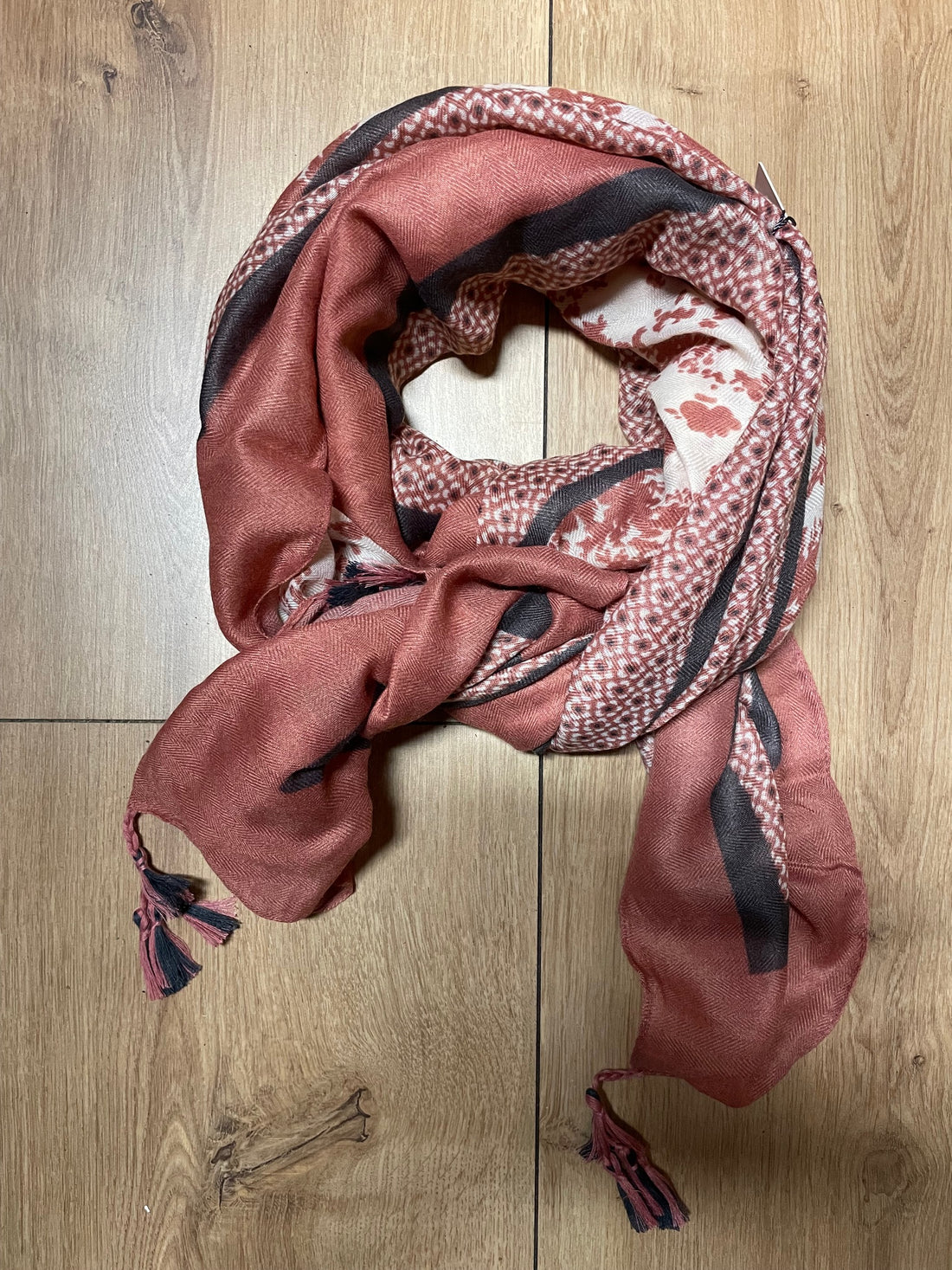 Stylesnob Belua Scarf