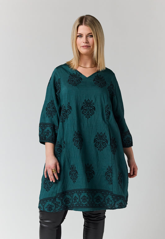 StBirgitte - Kjole med V-hals