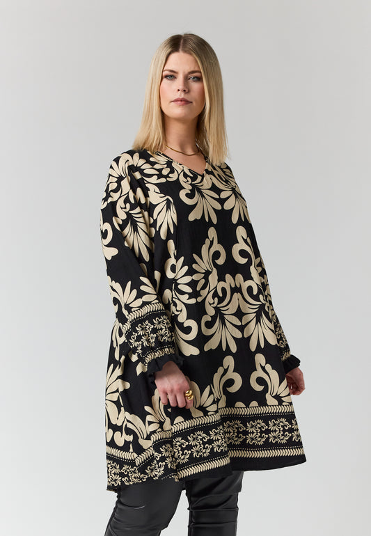 StBirgitte - Kjole med V-hals