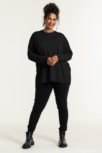 SgHelsinki - Oversize Strikbluse
