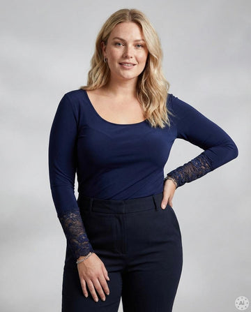 TsMary - Langærmet Bluse med Blonde