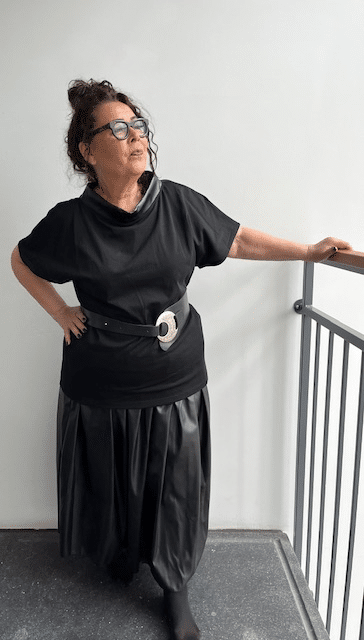 MINNIE LONG BLOUSE BLACK