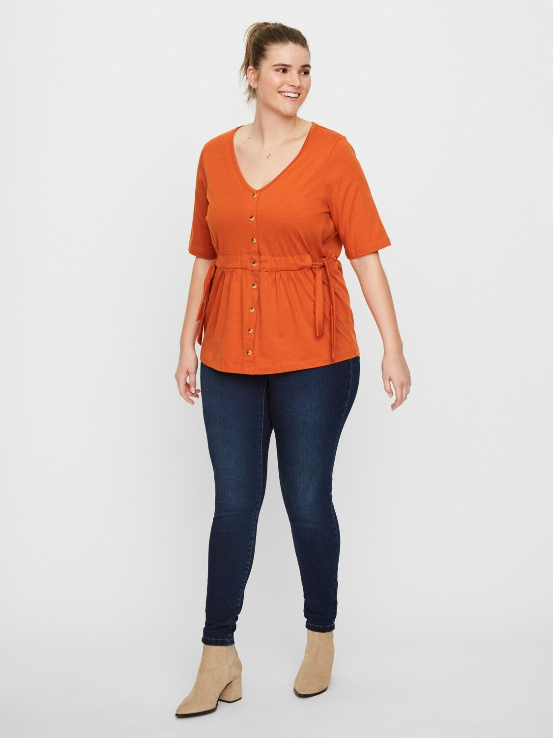 Orange bluse fra Junarose-Pluspige