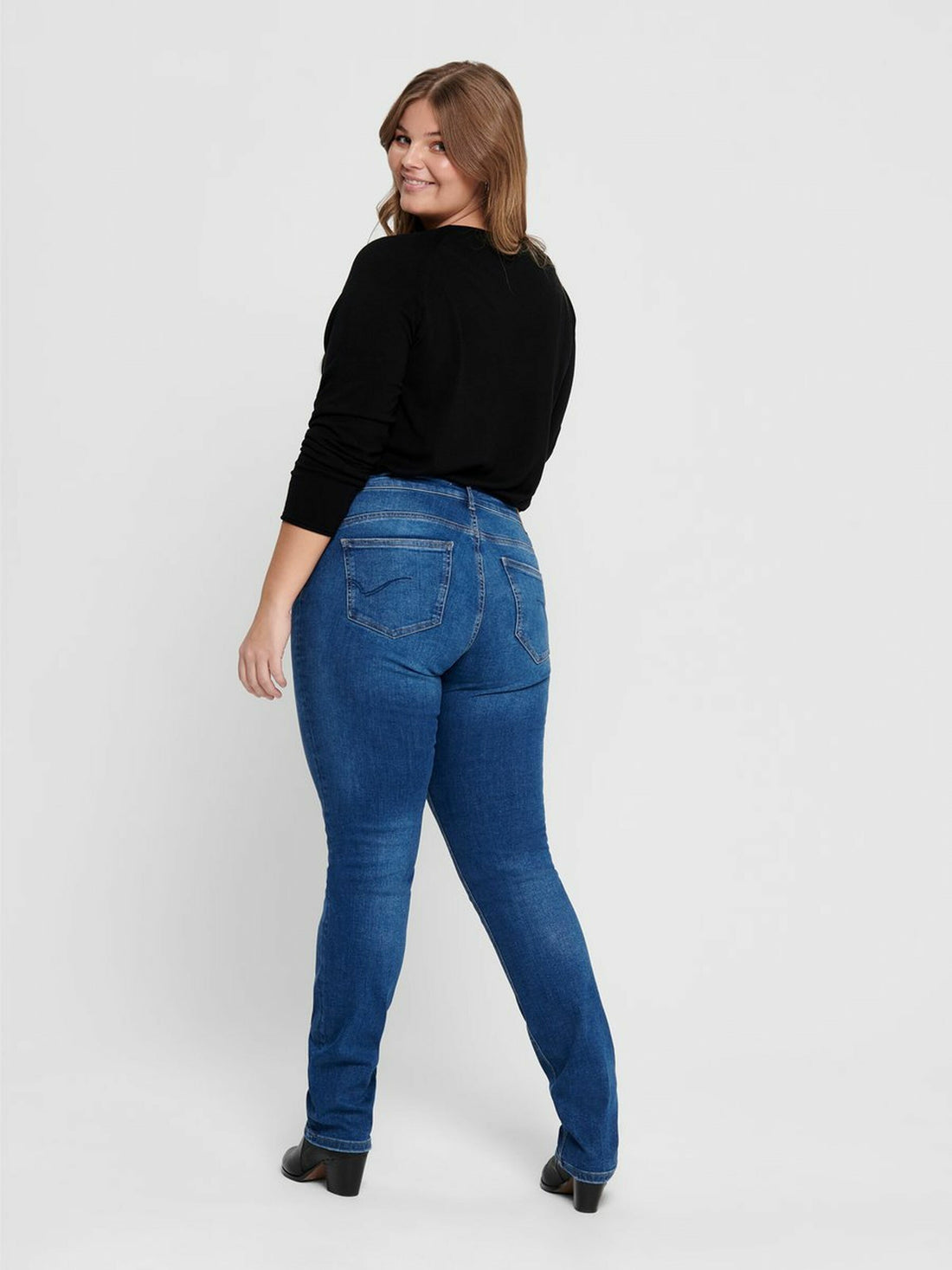 Jeans med lige ben fra Carmakoma!-Pluspige