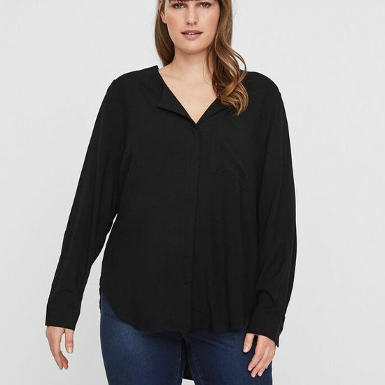 Sort skjorte med god længde fra Junarose!-Pluspige