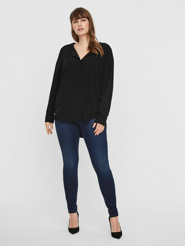 Sort skjorte med god længde fra Junarose!-Pluspige