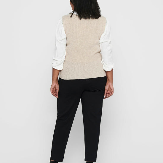 Strikket vest fra Carmakoma-Pluspige
