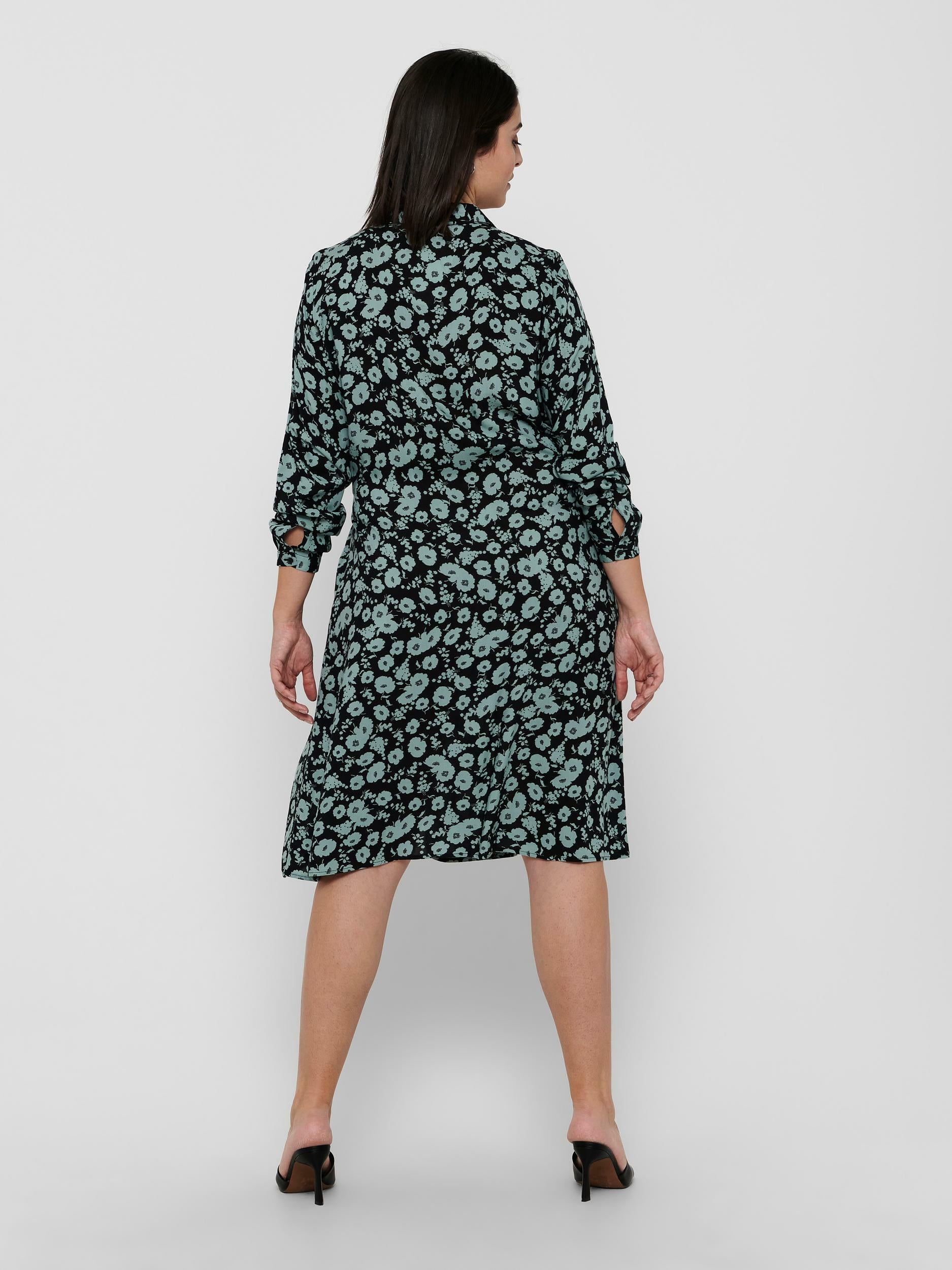 Smart skjortekjole fra Only Carmakoma-Pluspige