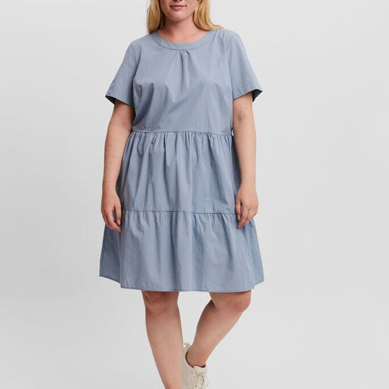Sødeste kjole med peplum bund fra Vero Moda Curve-Pluspige