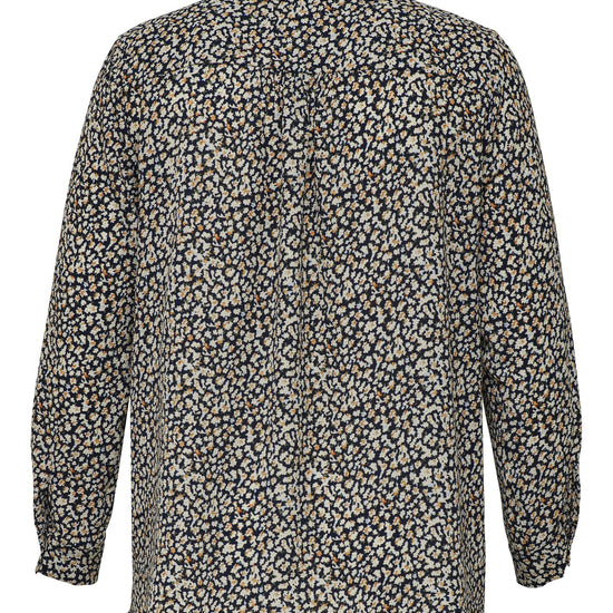 Skjorte med print fra Carmakoma-Pluspige