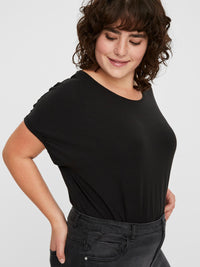 Fin t-shirt fra Vero Moda Curve-Pluspige