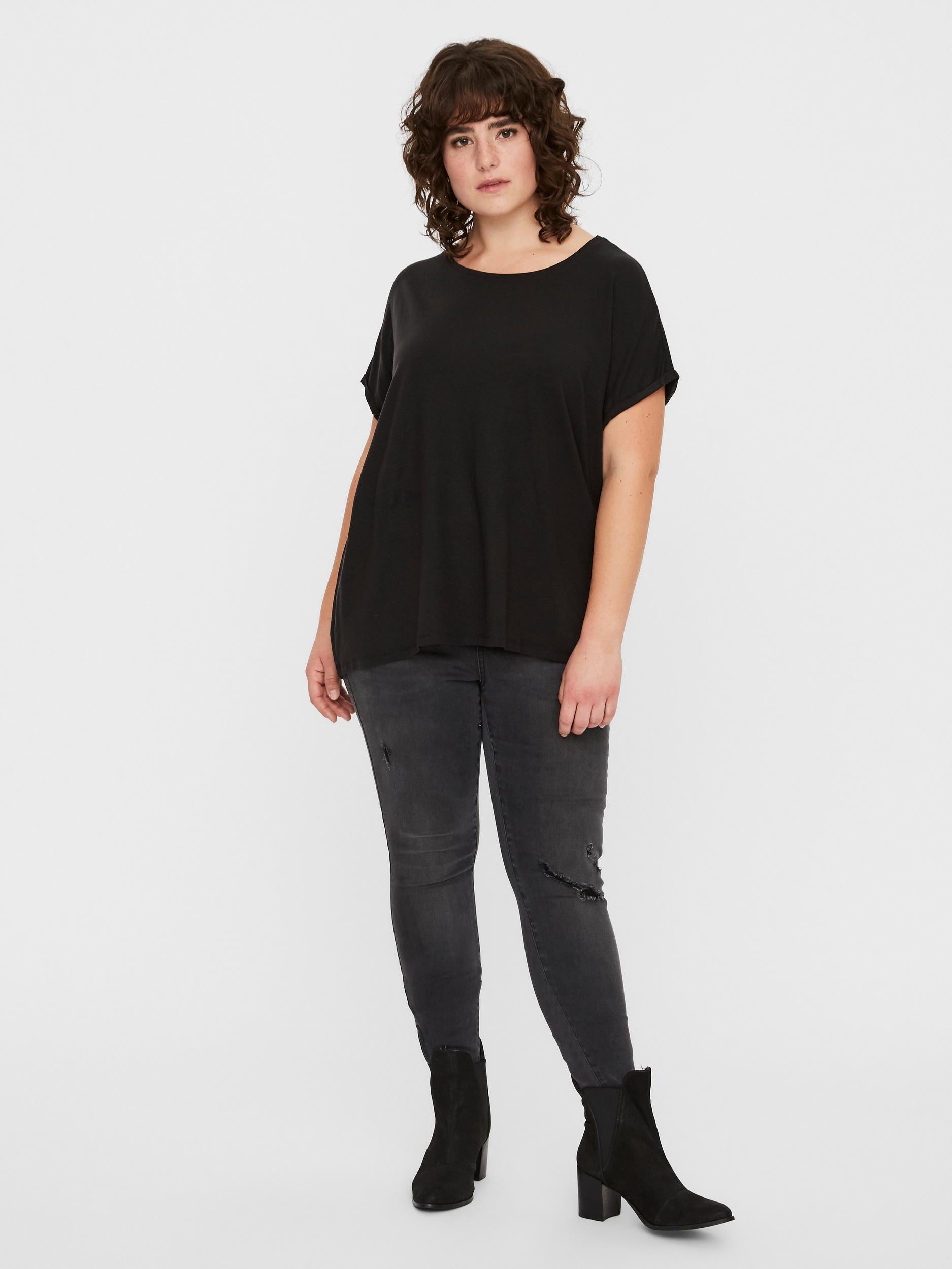 Fin t-shirt fra Vero Moda Curve-Pluspige