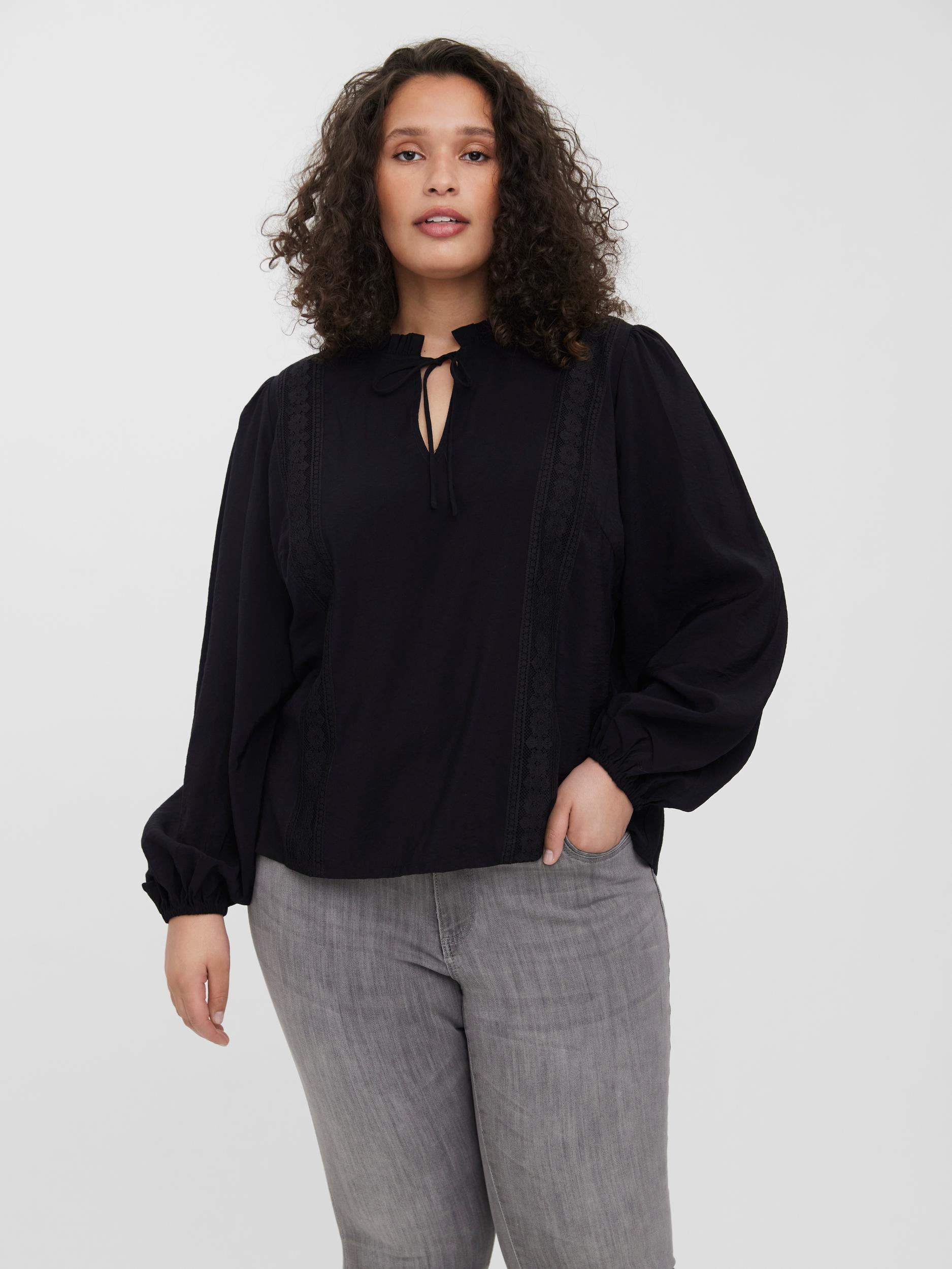 Fin bluse fra Vero Moda Curve-Pluspige