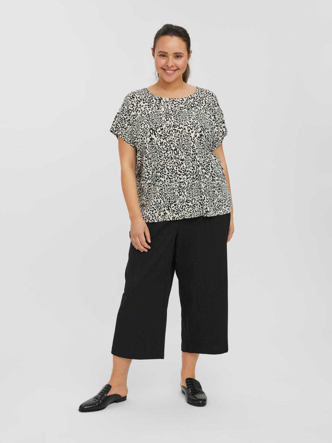 Top i viskose fra Vero Moda Curve-Pluspige