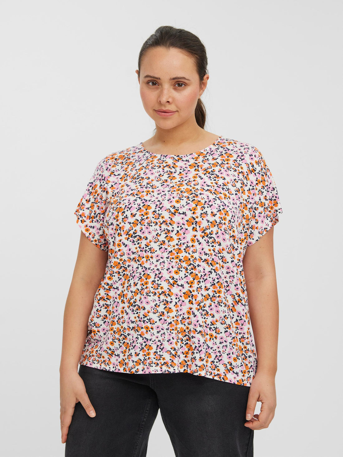 Top i viskose fra Vero Moda Curve-Pluspige