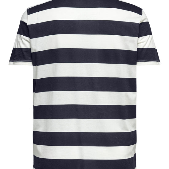 April stripe tee fra Carmakoma-Pluspige
