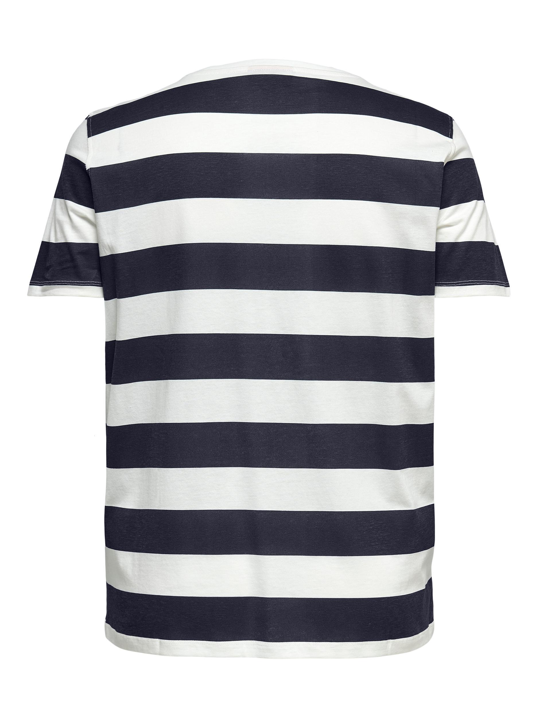 April stripe tee fra Carmakoma-Pluspige