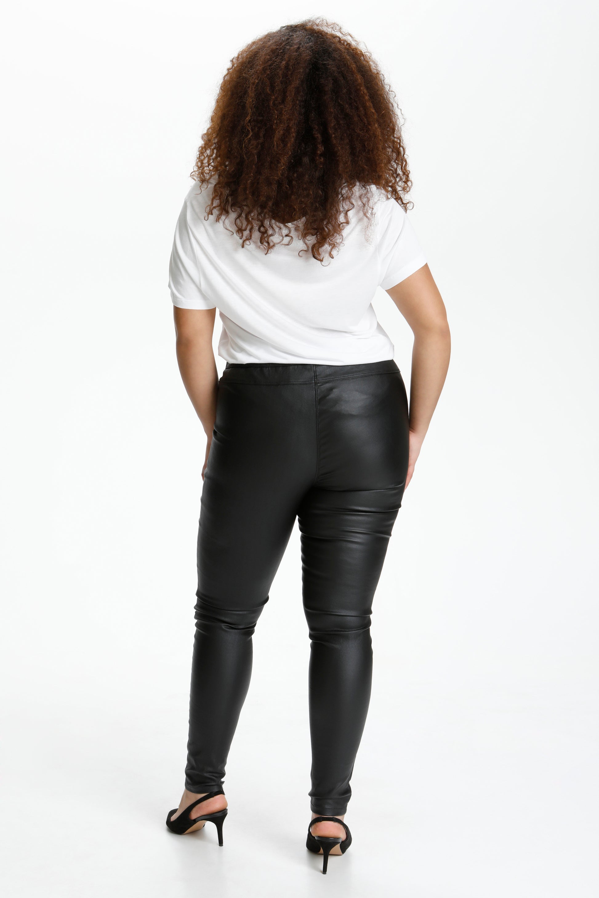 Coatede leggins fra Kaffe Curve-Pluspige